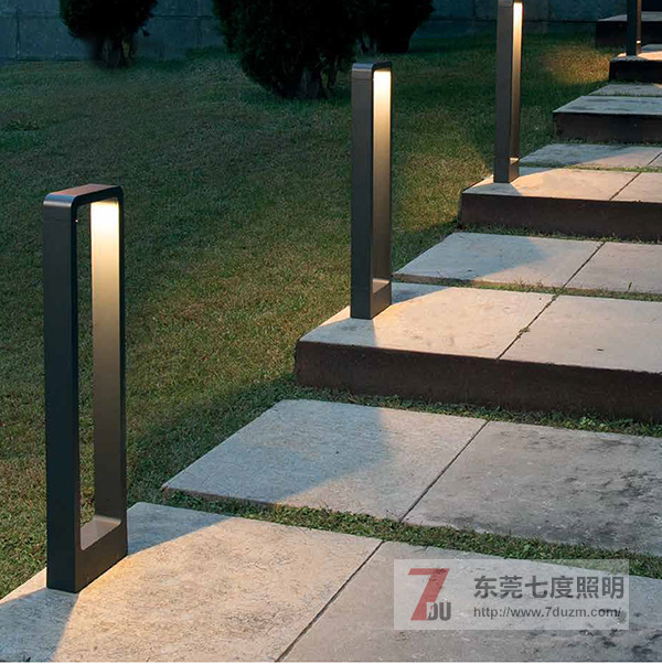 東莞麻豆视频APP官网照明戶外花園草坪燈實拍效果