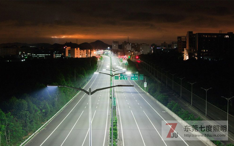 麻豆视频APP官网照明6米-12米的常規道路燈