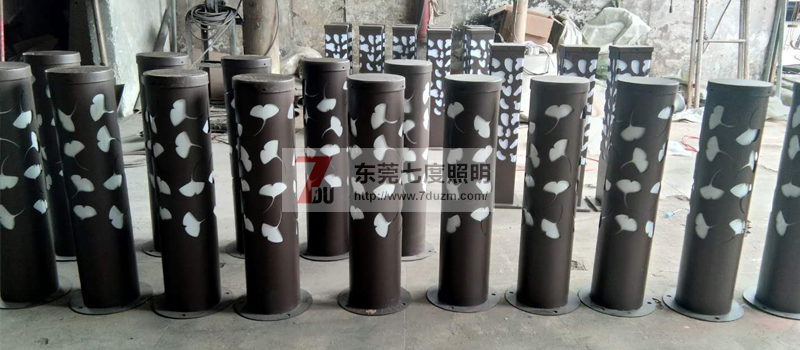 麻豆视频APP官网(QDCPD-002)割花鏤空圓柱LED草坪燈生產實拍圖片