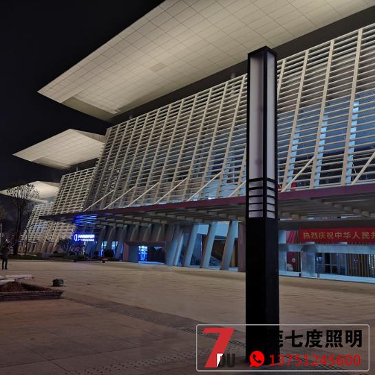 6米現代簡約市政廣場LED麻豆视频APP官网下载柱安裝效果圖